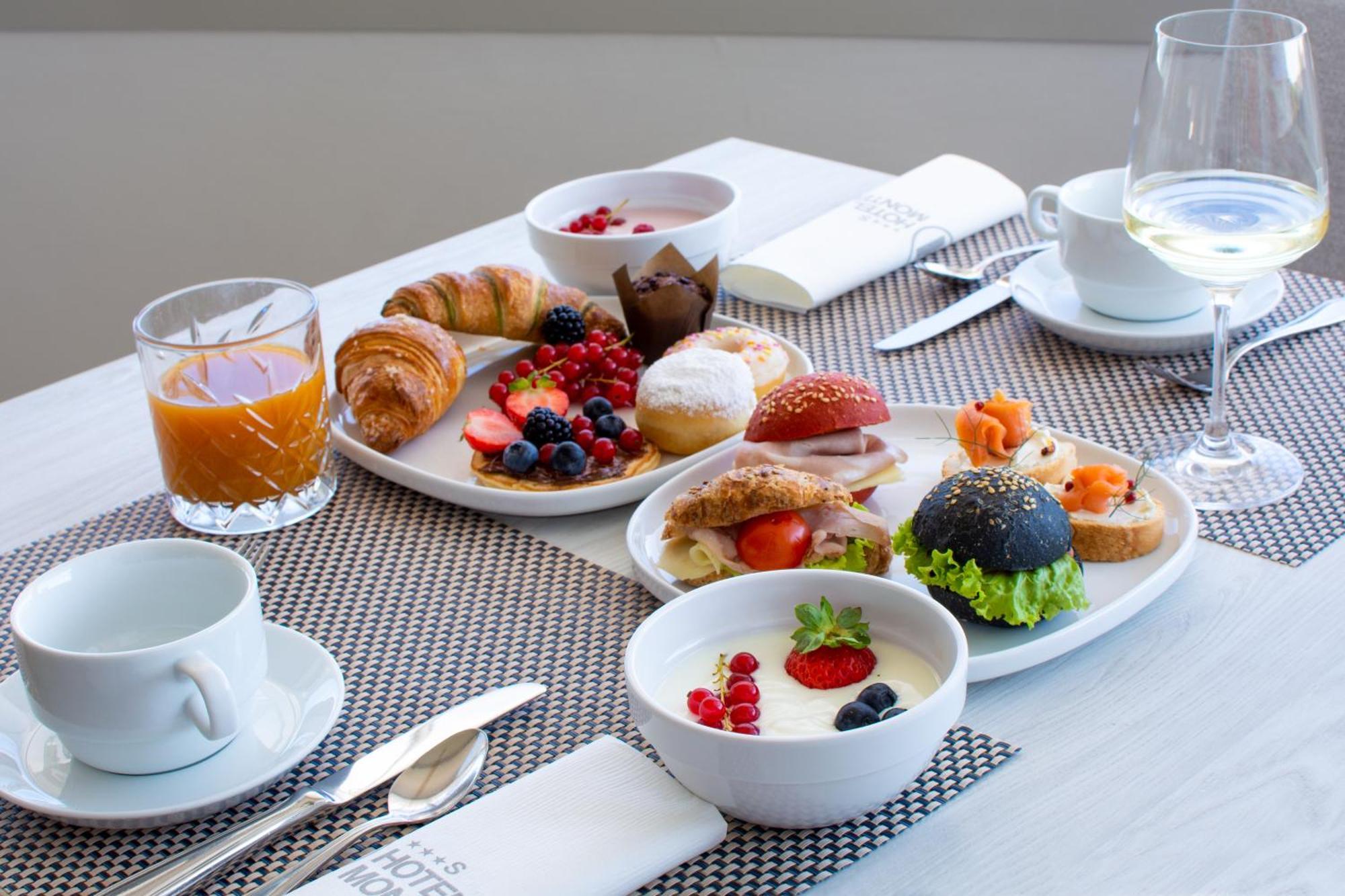 Montecarlo Hotel 3*