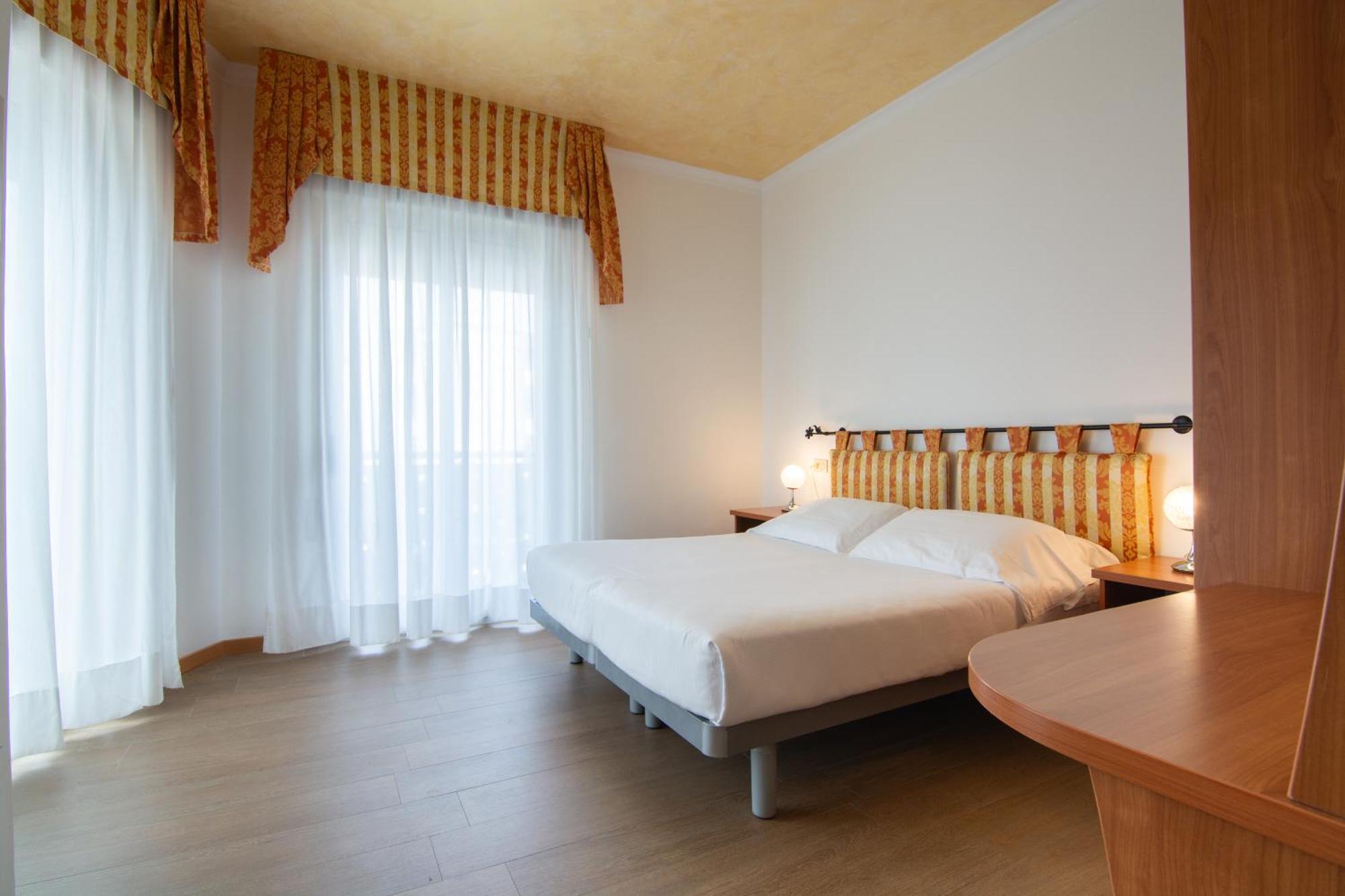 Hotel Montecarlo