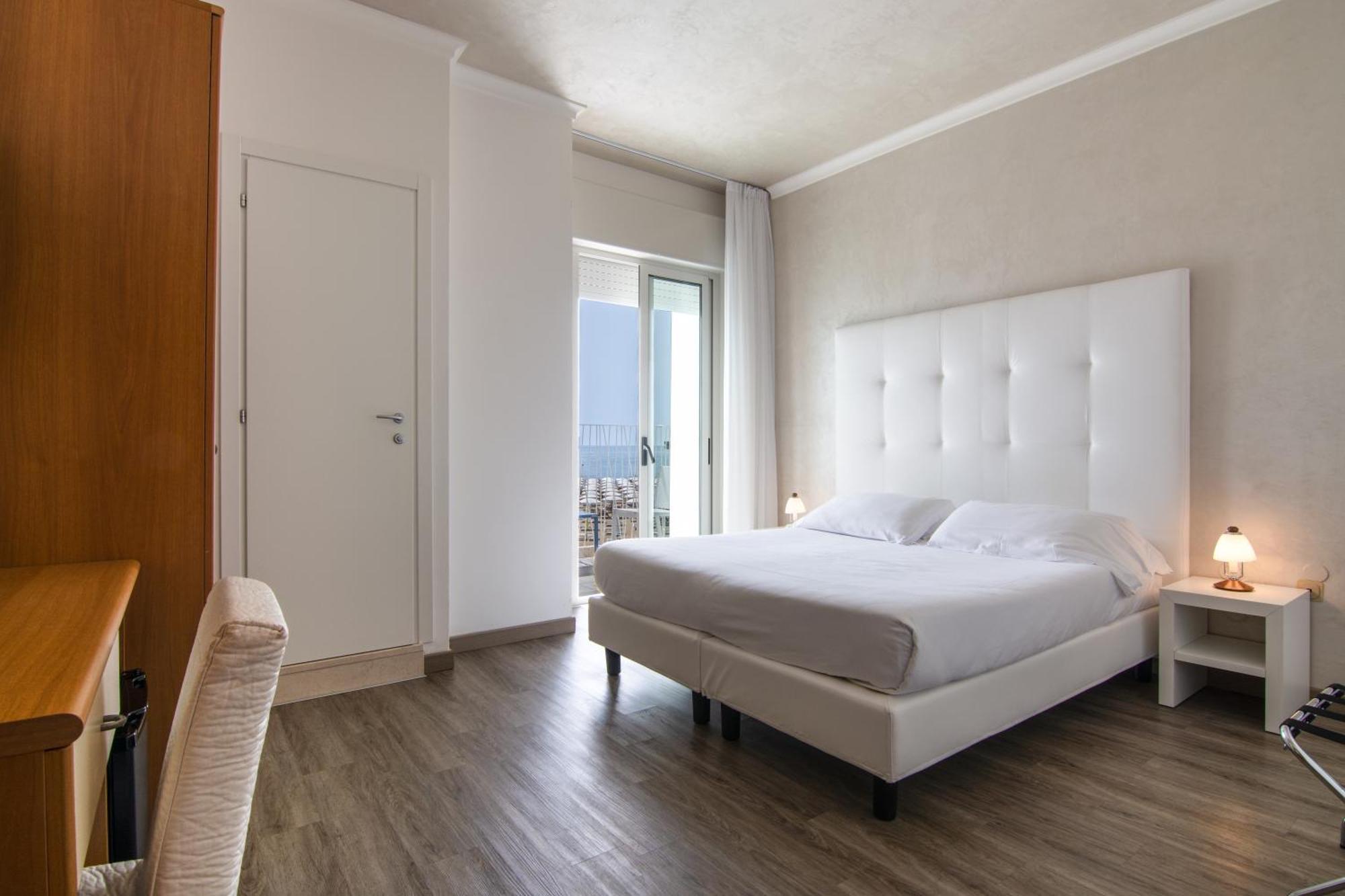 Hotel Montecarlo 3*